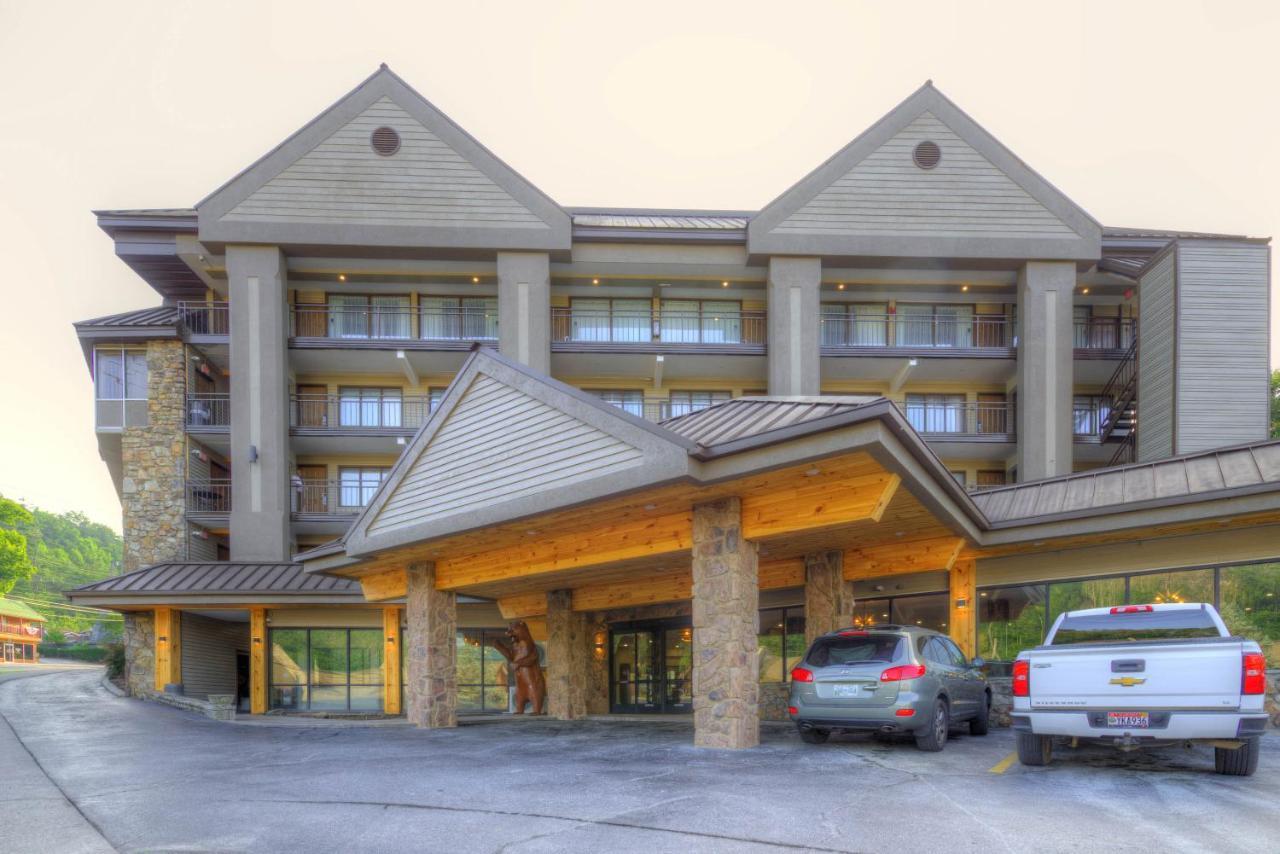 Clarion Pointe Downtown Gatlinburg Hotel Exterior photo